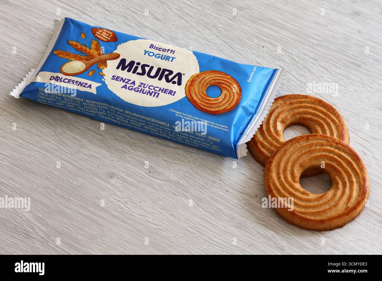 Biscotti Misura Dolcesenza con yogurt, senza zuccheri aggiunti, prodotti italiani al forno Foto Stock