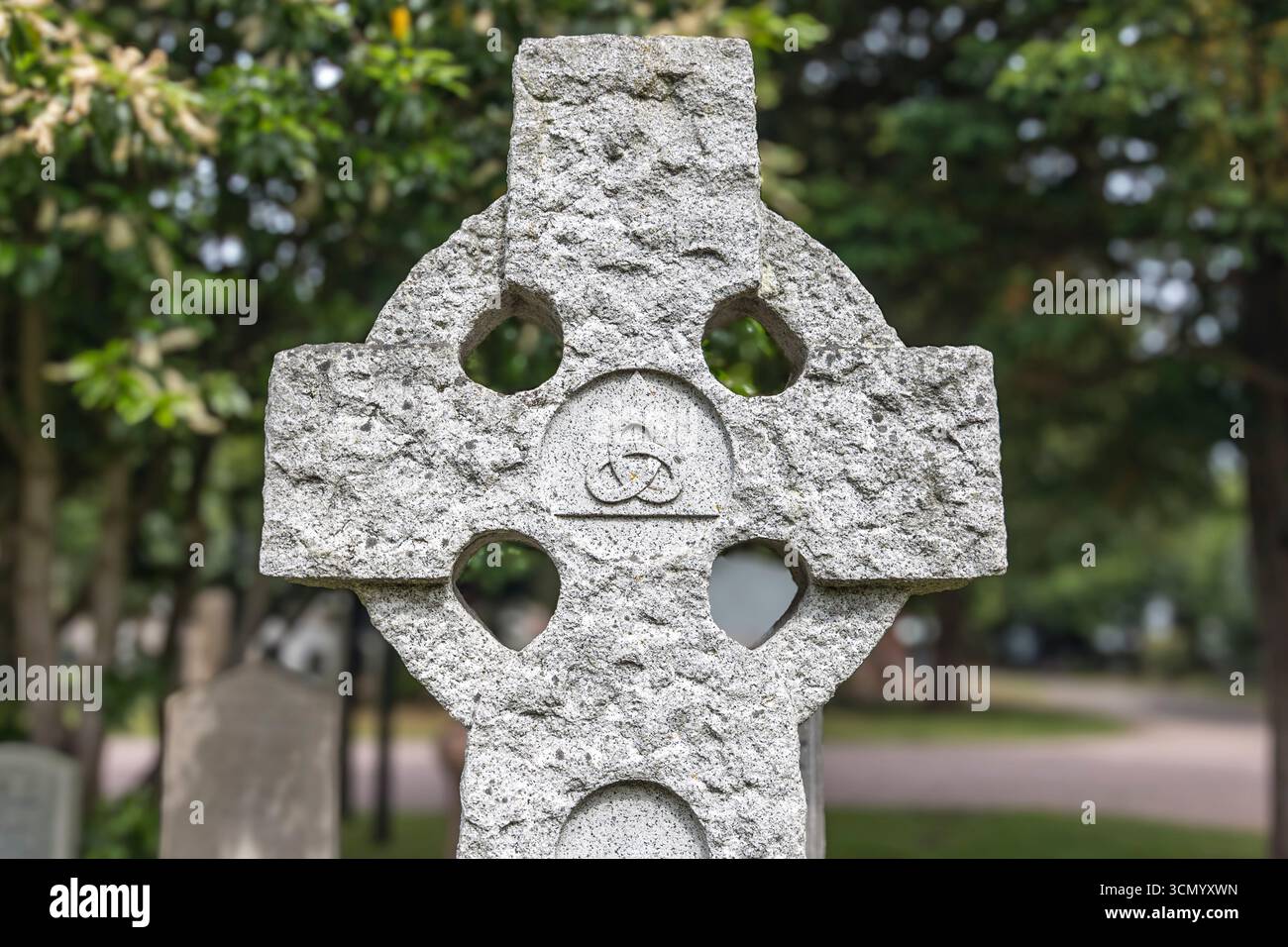 Scozia - Edimburgo - Croce celtica - croce in pietra ornata con intricate incisioni Foto Stock