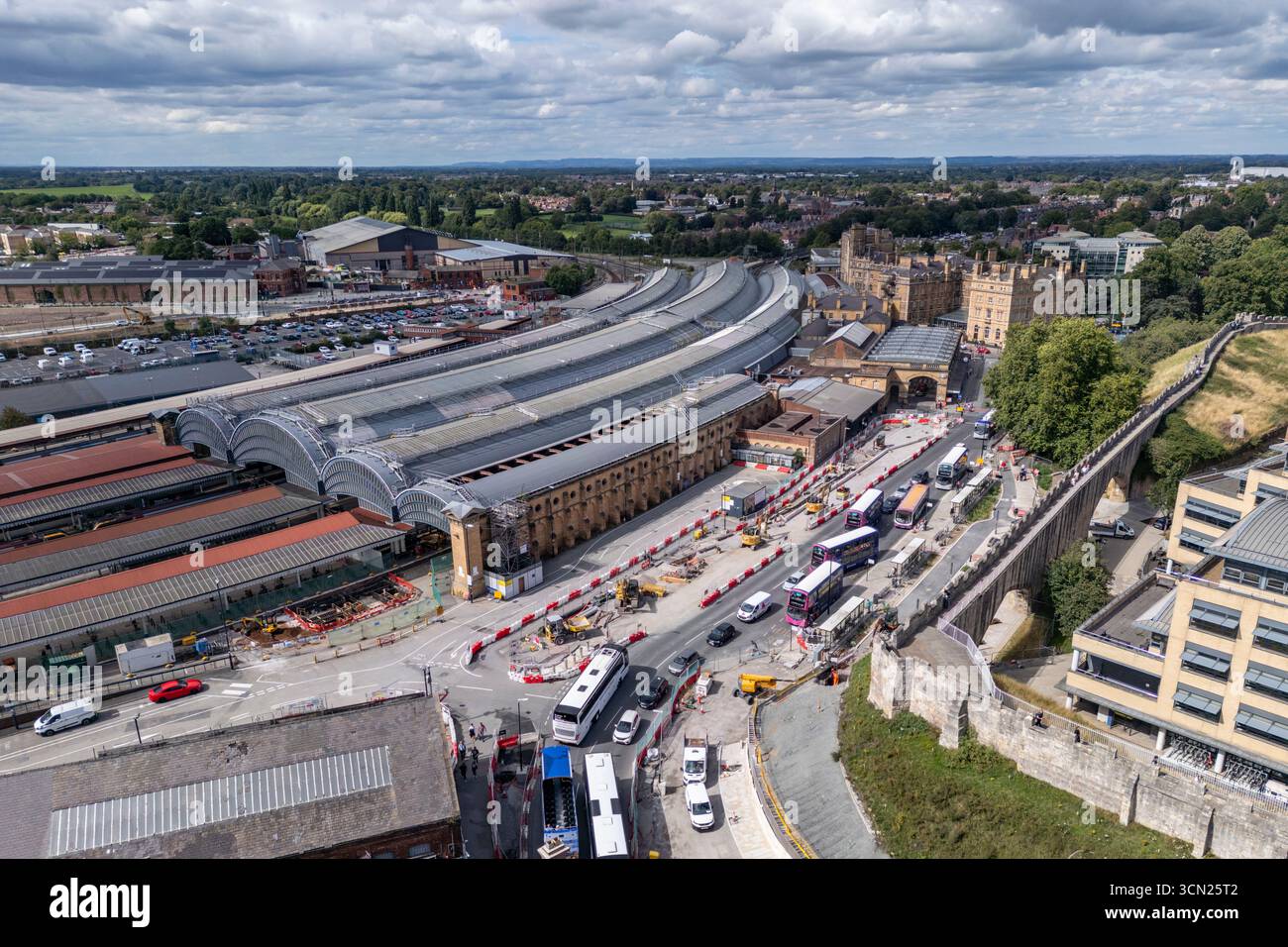Stazione ferroviaria di York sulla East Coast Main Line (ECML), York, North Yorkshire, Inghilterra. Foto Stock