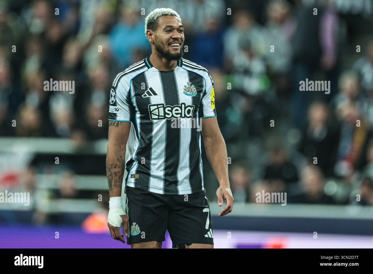 Joelinton of Newcastle Untied durante la fase MD1 della UEFA Champions League 2025/26 Newcastle United vs Barcellona al St James's Park, Newcastle, Regno Unito, 18 settembre 2025 (foto di Mark Cosgrove/News Images) Foto Stock