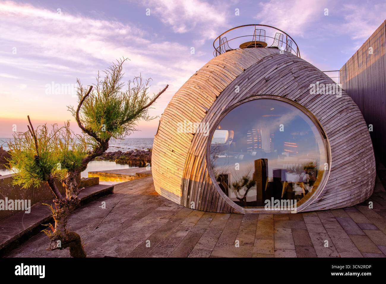 Cella Bar, conosciuto come il bar più bello del mondo, Madalena, Pico Island, Arcipelago delle Azzorre, Portogallo Foto Stock