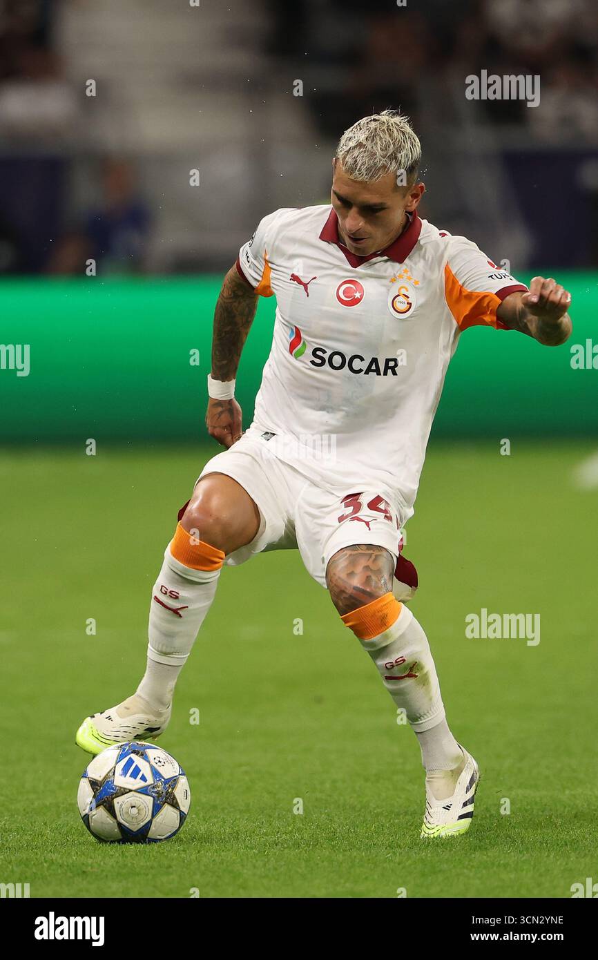 Francoforte sul meno, Germania. 18 settembre 2025. Lucas Torreira (Galatasaray) durante la fase MD1 della UEFA Champions League 2025/26 tra Eintracht Frankfurt e Galatasaray al Deutsche Bank Park di Francoforte, Germania, il 18 settembre 2025 UEFA Champions League, League fase MD1 - Eintracht Frankfurt vs Galatasaray (foto di Joaquim Ferreira) credito: dpa/Alamy Live News Foto Stock