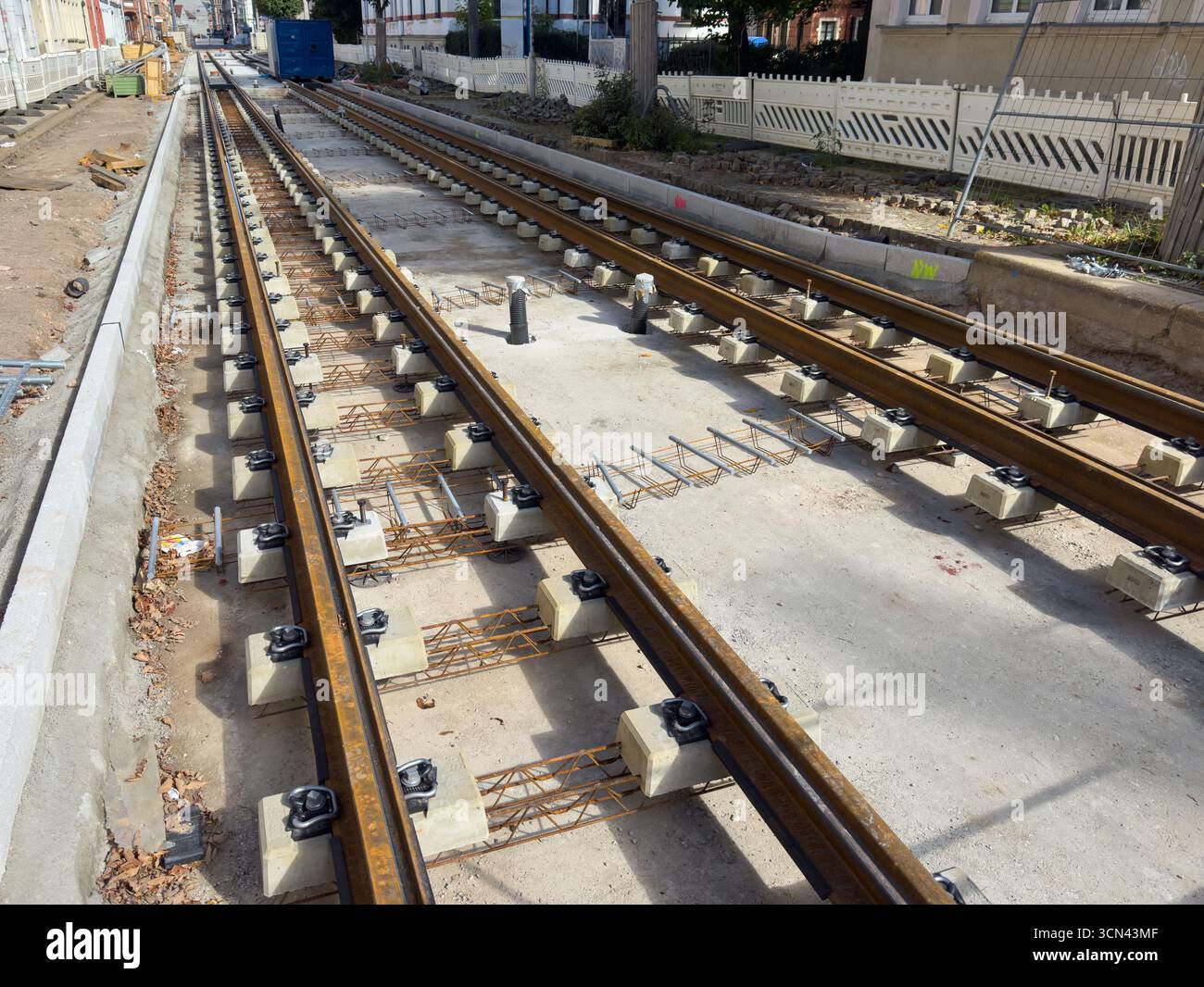 Nuova costruzione di una linea di tram in città Foto Stock