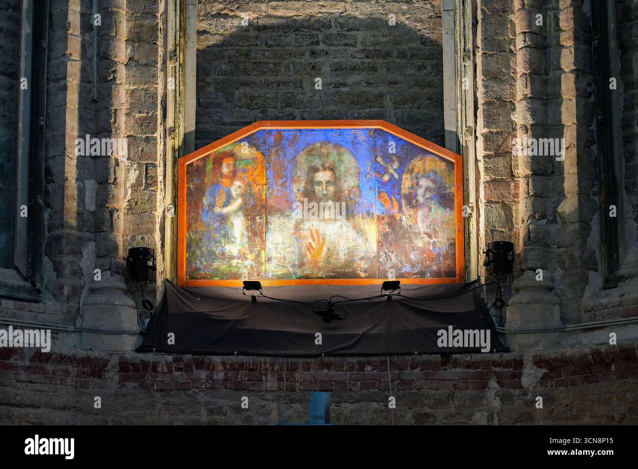 Pala d'altare con un dipinto di Eduard von Gebhardt nel coro della Cattedrale di Alessandro a Narva, Estonia Foto Stock