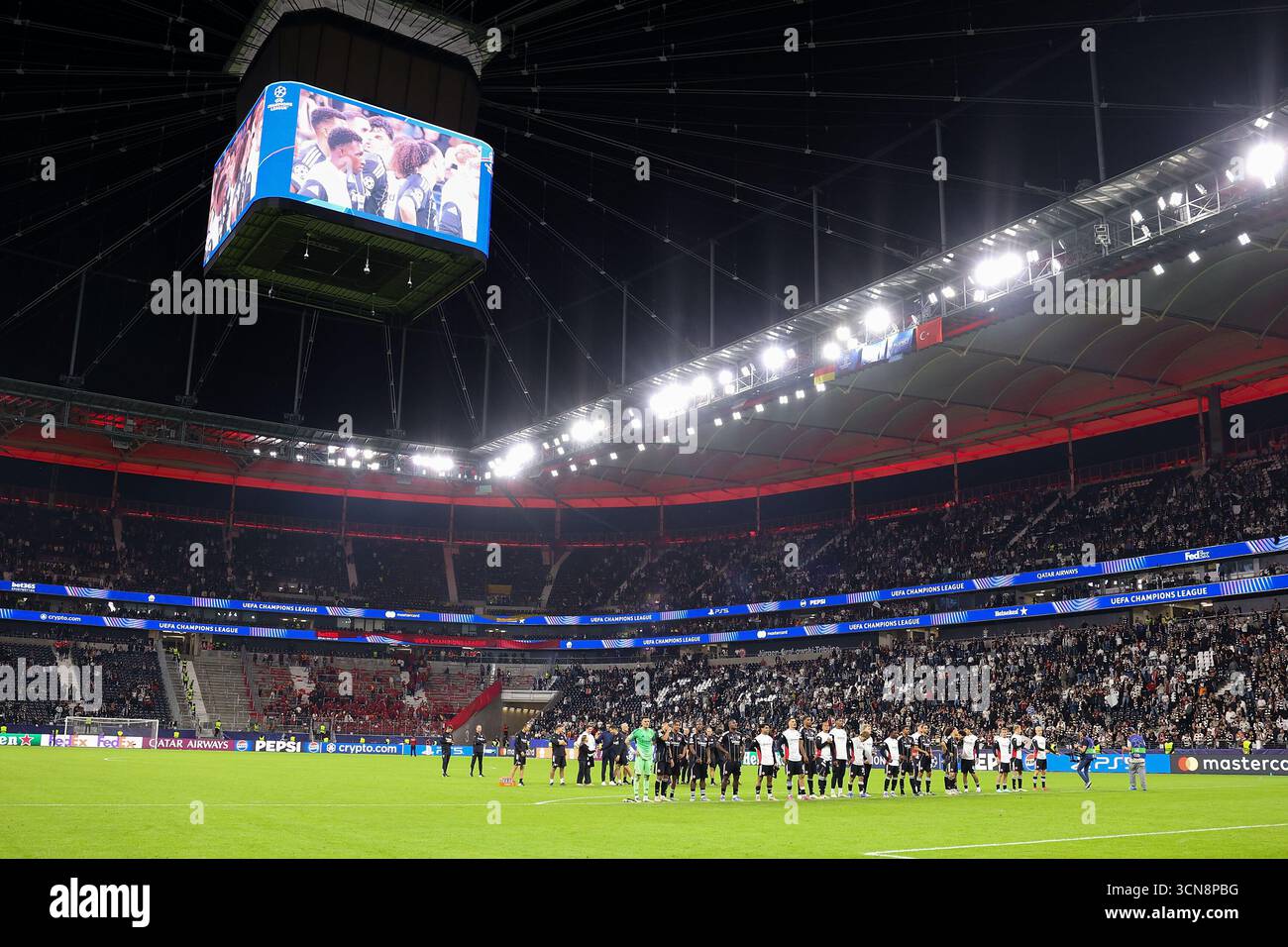 Francoforte sul meno, Germania. 18 settembre 2025. Eintracht Frankfurt festeggia la vittoria durante la fase MD1 della UEFA Champions League 2025/26 tra Eintracht Frankfurt e Galatasaray al Deutsche Bank Park di Francoforte, Germania, il 18 settembre 2025 UEFA Champions League, League Phase MD1 - Eintracht Frankfurt vs Galatasaray (foto di Joaquim Ferreira) credito: dpa/Alamy Live News Foto Stock