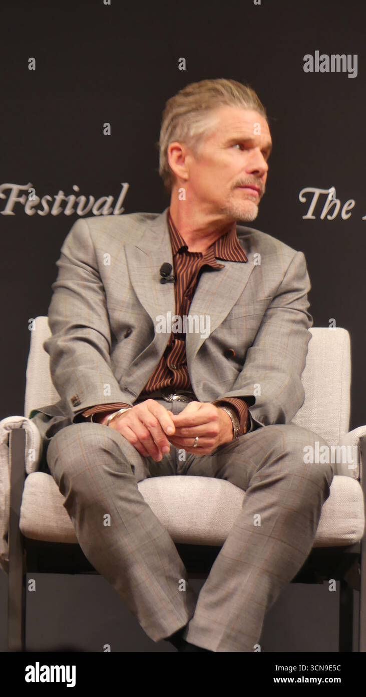 2025 Atlantic Festival, Perelman Performing Arts Center, 1 World Trade Center, 251 Fulton St., New York, NY 10007, USA. 19 settembre 2025. A-List Motion Picture Star Ethan Hawke appare al 2025 Atlantic Festival di New York, per discutere del suo nuovo film FX "The Lowdown". Crediti: ©Julia Mineeva/ EGBN News/Alamy Live News Foto Stock