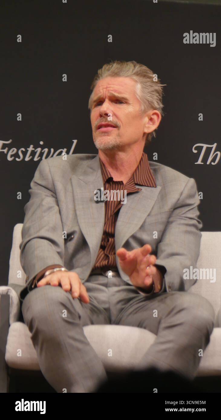 2025 Atlantic Festival, Perelman Performing Arts Center, 1 World Trade Center, 251 Fulton St., New York, NY 10007, USA. 19 settembre 2025. A-List Motion Picture Star Ethan Hawke appare al 2025 Atlantic Festival di New York, per discutere del suo nuovo film FX "The Lowdown". Crediti: ©Julia Mineeva/ EGBN News/Alamy Live News Foto Stock
