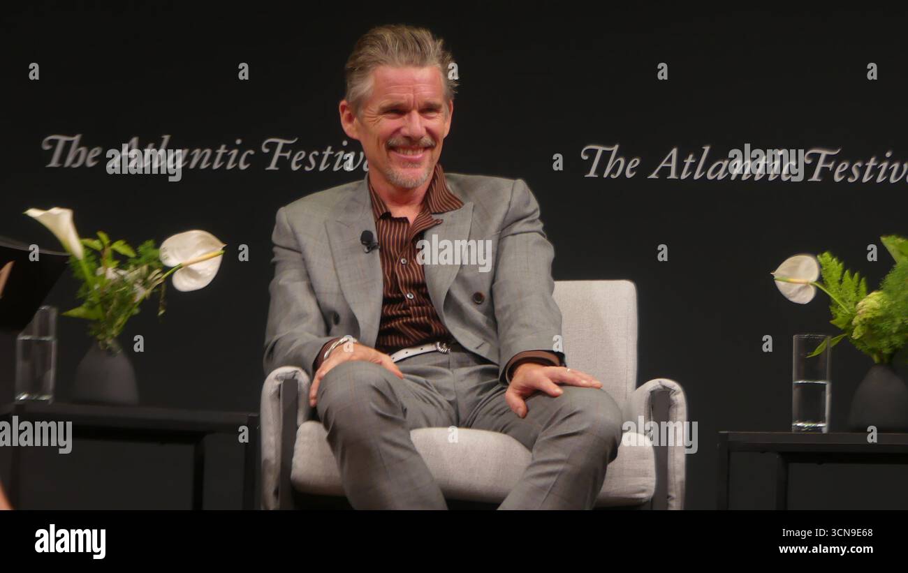 2025 Atlantic Festival, Perelman Performing Arts Center, 1 World Trade Center, 251 Fulton St., New York, NY 10007, USA. 19 settembre 2025. A-List Motion Picture Star Ethan Hawke appare al 2025 Atlantic Festival di New York, per discutere del suo nuovo film FX "The Lowdown". Crediti: ©Julia Mineeva/ EGBN News/Alamy Live News Foto Stock
