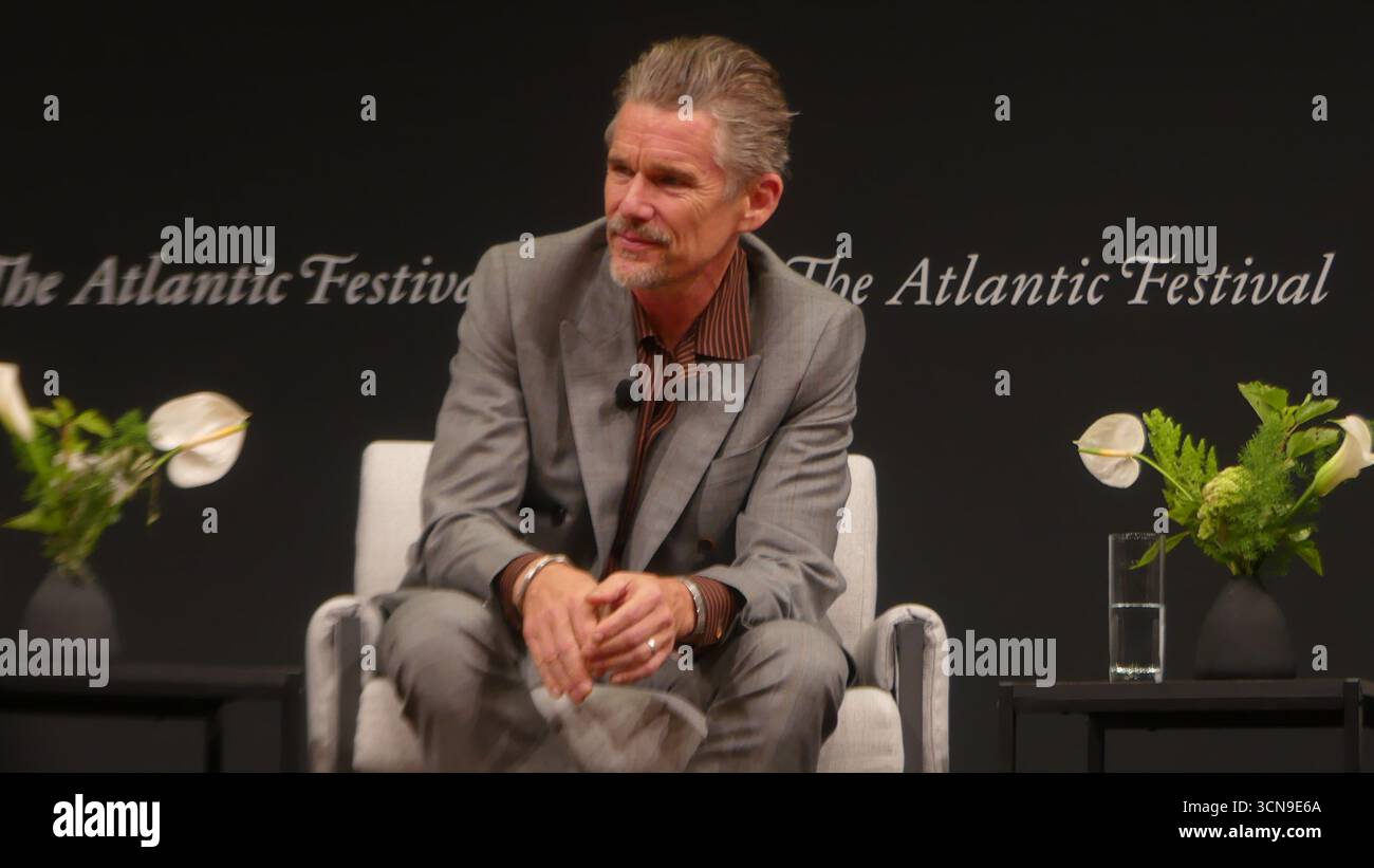 2025 Atlantic Festival, Perelman Performing Arts Center, 1 World Trade Center, 251 Fulton St., New York, NY 10007, USA. 19 settembre 2025. A-List Motion Picture Star Ethan Hawke appare al 2025 Atlantic Festival di New York, per discutere del suo nuovo film FX "The Lowdown". Crediti: ©Julia Mineeva/ EGBN News/Alamy Live News Foto Stock