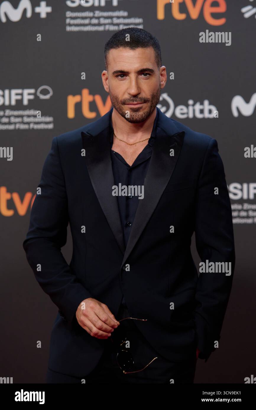 San Sebastian, Spagna. 19 settembre 2025. Miguel Angel Silvestre partecipa al Red carpet del gala di apertura durante il 73° Festival Internazionale del Cinema di San Sebastian Donostia - Zinemaldia a San Sebastian, Spagna, il 19 settembre 2025. (Foto di COOLMedia/NurPhoto) credito: NurPhoto SRL/Alamy Live News Foto Stock