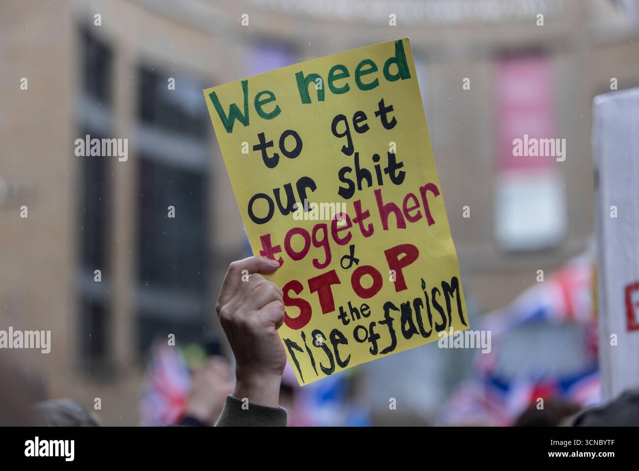 Glasgow, Scozia, 20 settembre 2025. Una manifestazione “Enough is Enough” e di estrema destra è accolta da un bancone più grande, Stand Up to Racism Meeting, nel centro di Glasgow, Scozia, 20 settembre 2025. Crediti: jeremy sutton-hibbert/Alamy Live News Foto Stock