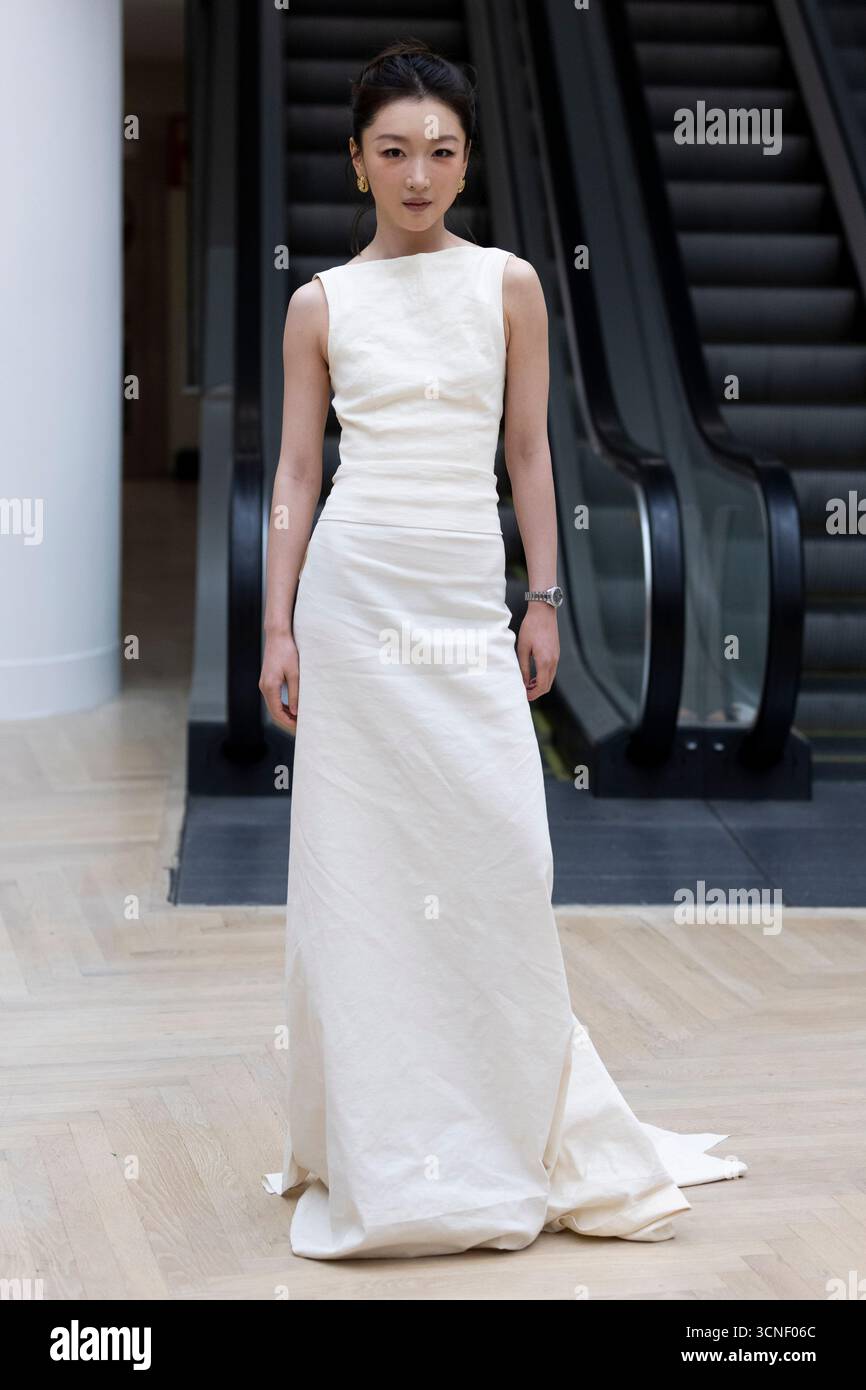 Zhou Dong-yu ha partecipato alla "China Film Night: Shanghai International Film FestivalReception" durante il 73° Festival Internazionale del Cinema di San Sebastian al Palazzo Kursaal il 20 settembre 2025 a Donostia / San Sebastian, Spagna. Foto Stock