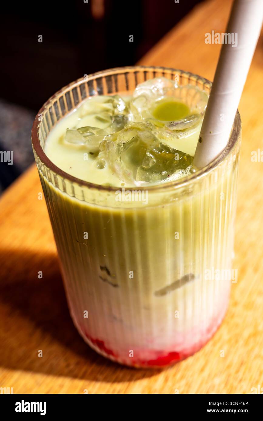 bevanda fredda fredda con sapore di lampone Foto Stock