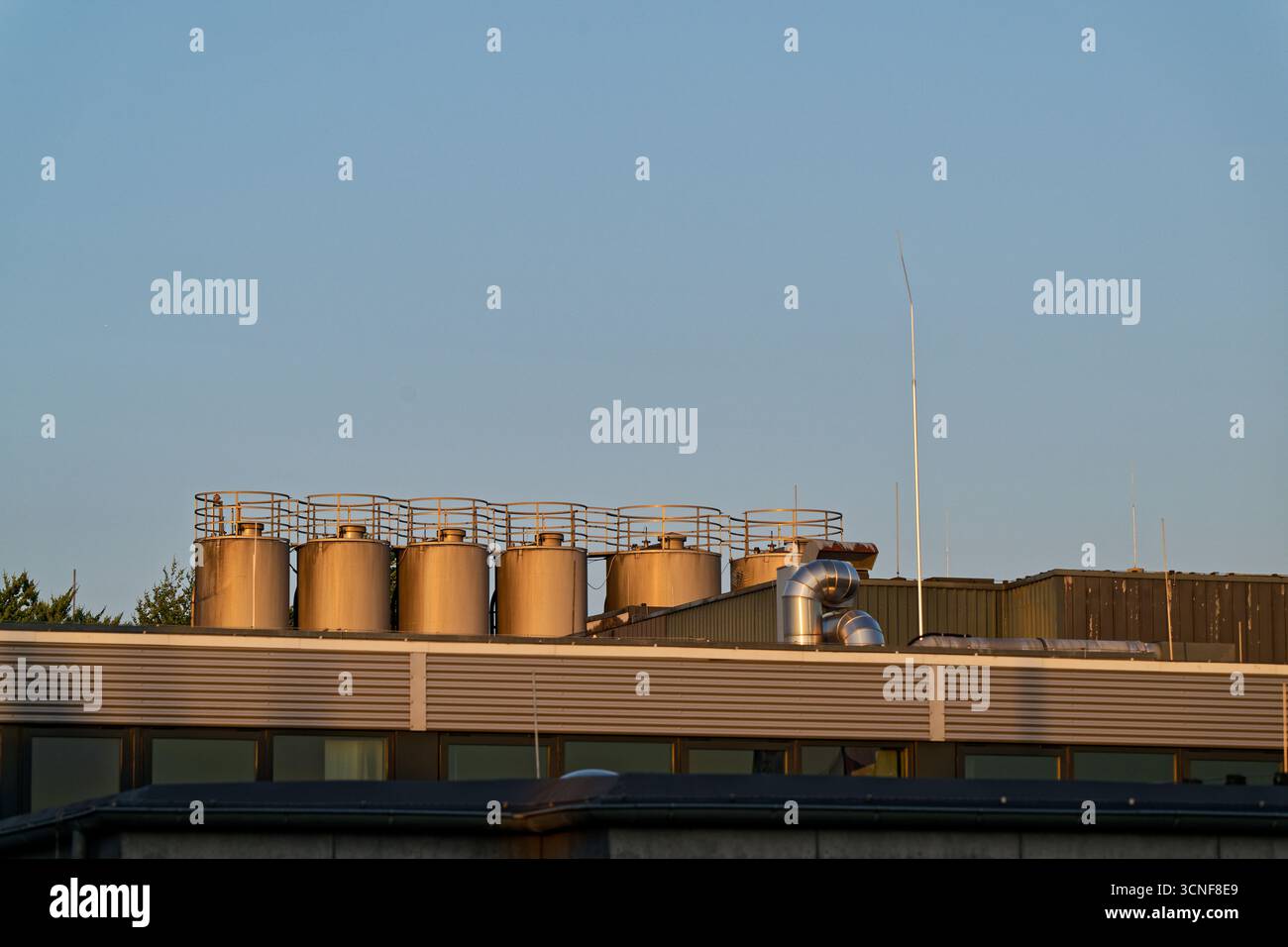 Silo Per Carburante In Scala O (1:48) - Modello Industriale In Plastica Grigia, Non Assemblato, Made In USA, Anno 2025