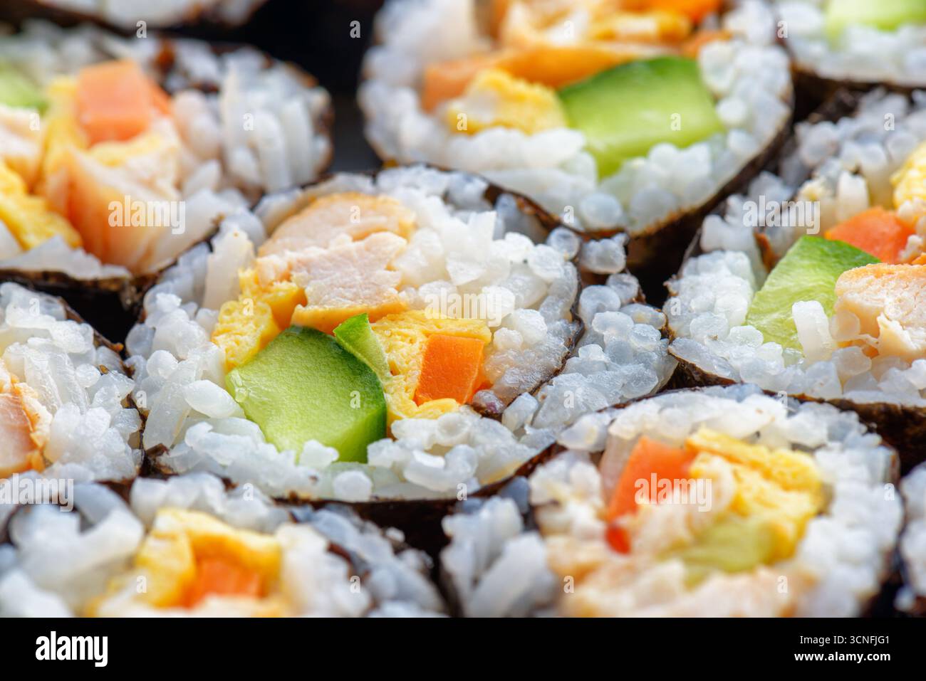 Vista ravvicinata della gimbap (kimbap). Piatto tradizionale coreano Foto Stock