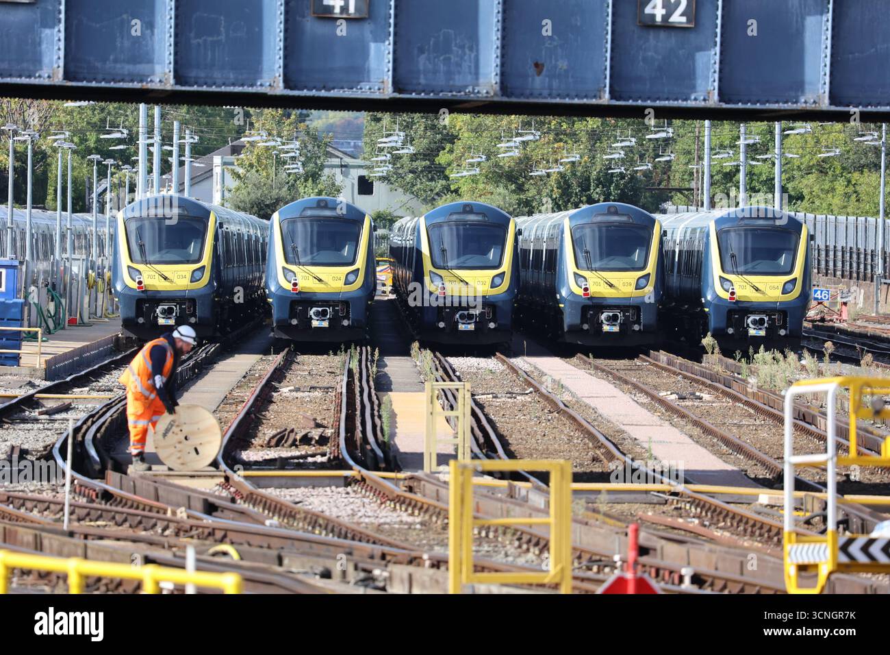 Treni New Arterio per la South Western Railway a Clapham Junction Foto Stock