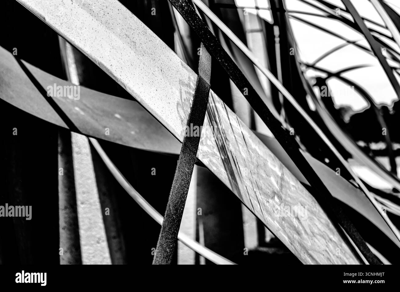 Esterni dell'edificio e sculture astratte su larga scala esposte nel parco di sculture di Fundación Pablo Atchugarry. Foto Stock