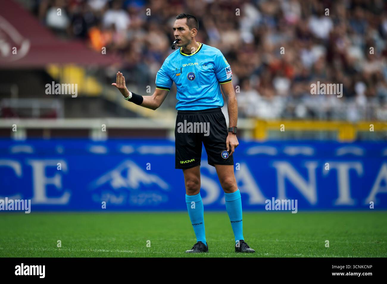 Torino, Italia. 21 settembre 2025. L'arbitro Andrea Colombo gesta durante la partita di serie A tra Torino FC e Atalanta BC. Crediti: Nicolò campo/Alamy Live News Foto Stock
