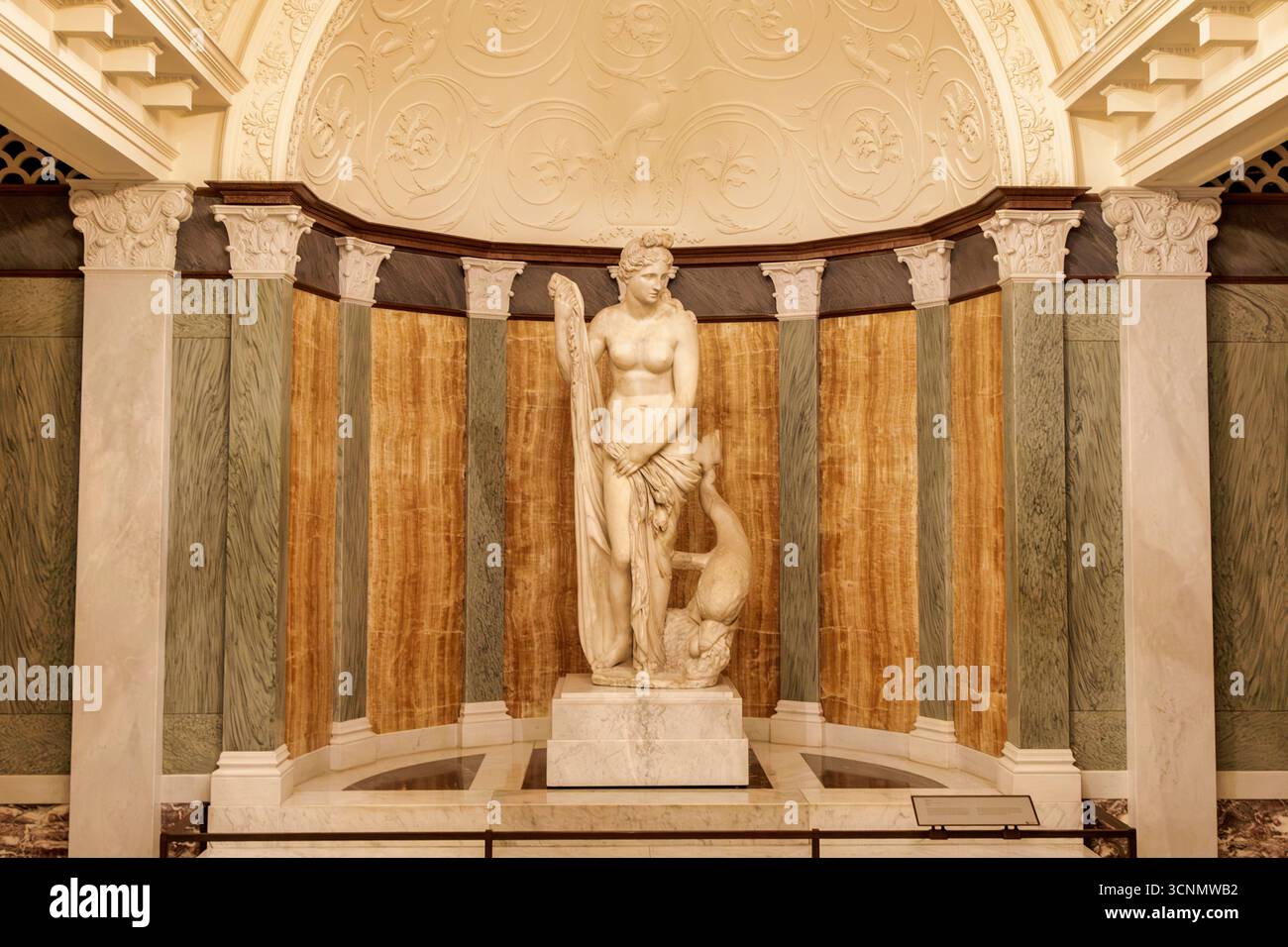 Statua di Venere all'interno della Getty Villa a Malibu, California Foto Stock