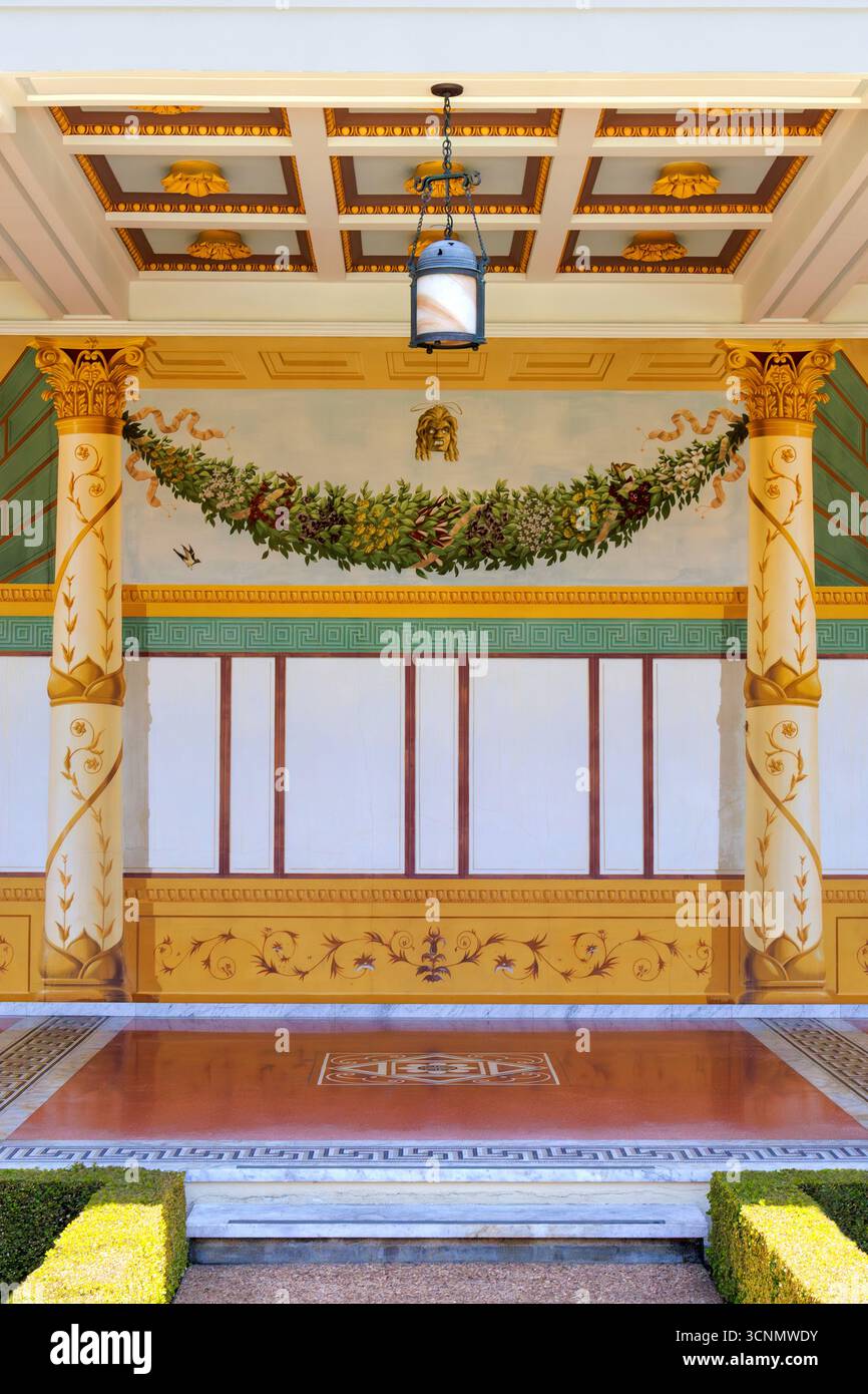 Dettagli del peristilio esterno al Getty Villa di Los Angeles, California Foto Stock