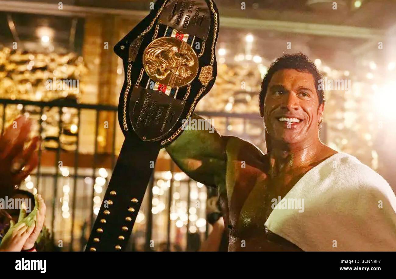 THE SMASING MACHINE 2925 A24 film con Dwayne Johnson nel ruolo dell'artista americano di arti marziali miste Mark Kerr.Mark Kerr Foto Stock