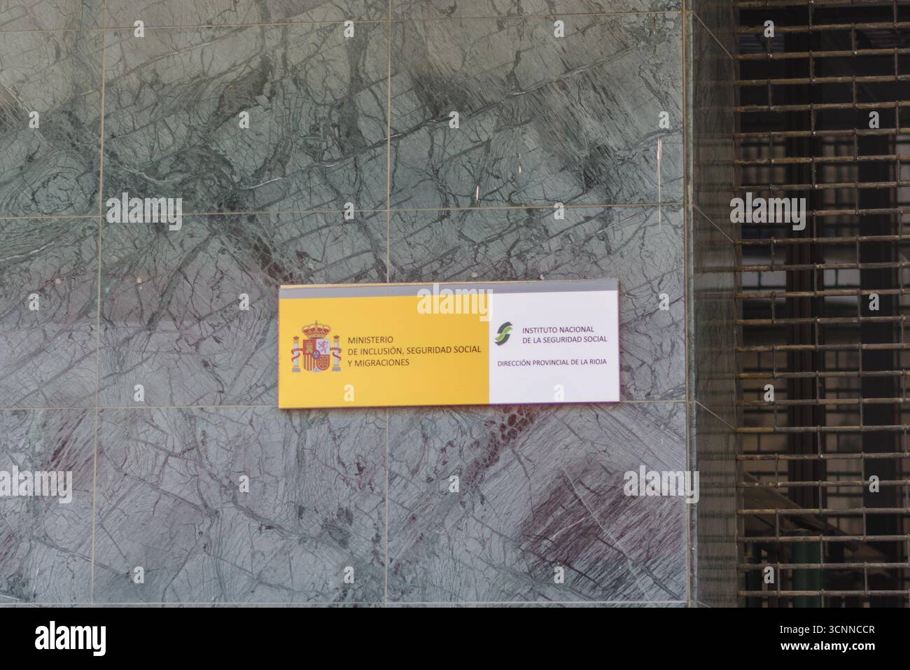 Logrono, la Rioja, SPAGNA. 22 settembre 2025. La domanda di assistenza alla sicurezza sociale aumenta in Spagna. (Foto di MARIO MARTIJA) crediti: Mario Martija/Alamy Live News Foto Stock