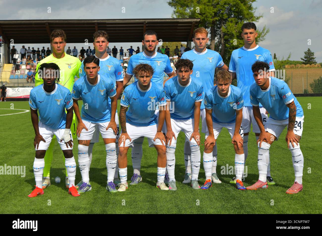 Roma, Italia. 22 settembre 2025. La squadra del SS Lazio si schiera prima della partita del Campionato Italiano Primavera 1 tra Lazio e Monza al Centro sportivo “la Borghesiana” il 22 settembre 2025 a Roma, Italia crediti: Roberto Bettacchi Photography/Alamy Live News Foto Stock