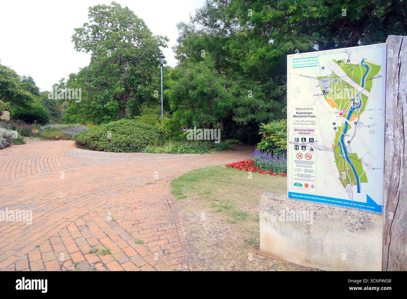 Keynsham Memorial Park, città di Keynsham, Somerset, Inghilterra occidentale. Data: Luglio 2025. Estate Foto Stock