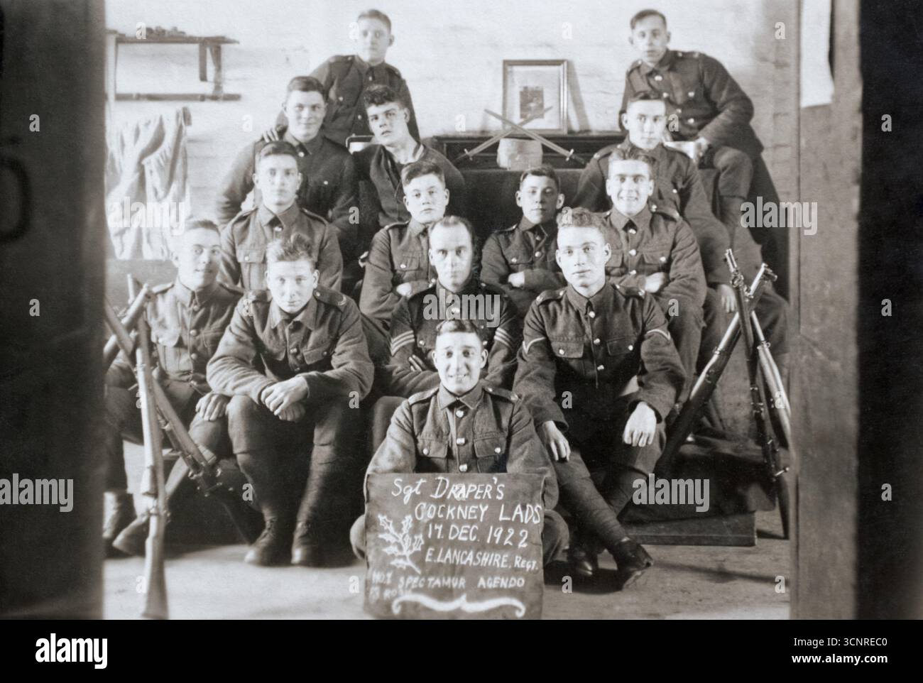 Soldiers of Sergeant Draper's No.7 Platoon East Lancashire Regiment, dicembre 1922. Foto Stock