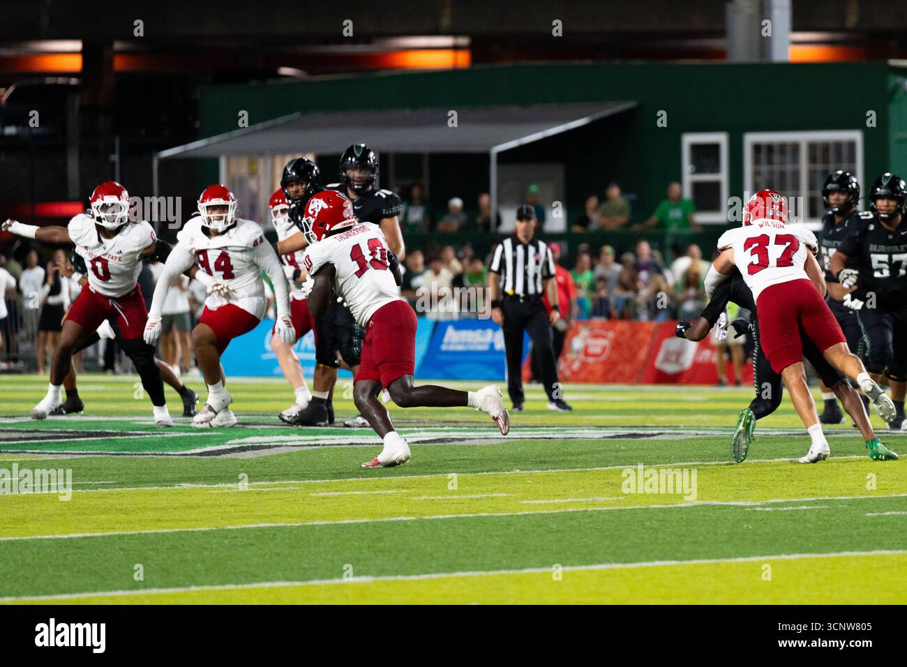 La vittoria di K’vion Thunderbird su Pick-Six Seals da 59 yard della Fresno State 23–21 su Hawai‘i. Foto Stock