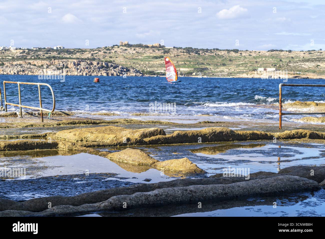 Vista dell'isola di Saint Paul, dalla baia di Saint Paul, Malta Foto Stock