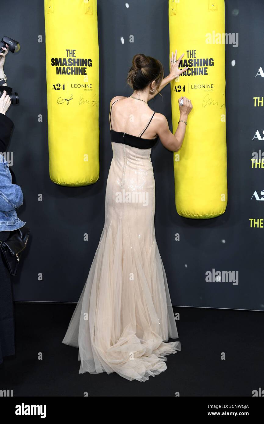 Emily Blunt bei der Deutschlandpremiere von THE SMASHING MACHINE a Berlino AM 22.09.2025 *** Emily Blunt alla prima tedesca della MACCHINA PER LA FRANTUMAZIONE a Berlino il 22 09 2025 Foto Stock