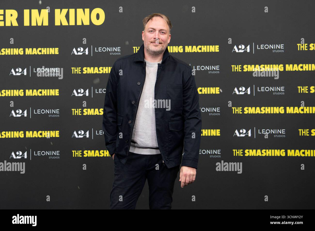 Martin Stange bei der Premiere des Kinofims The Smashing Machine im Zoo Palast. Berlino, 22.09.2025 *** Martin Stange alla prima del film The Smashing Machine allo Zoo Palast di Berlino, 22 09 2025 foto:XJ.xKnowlesx/xFuturexImagex machine_5753 Foto Stock
