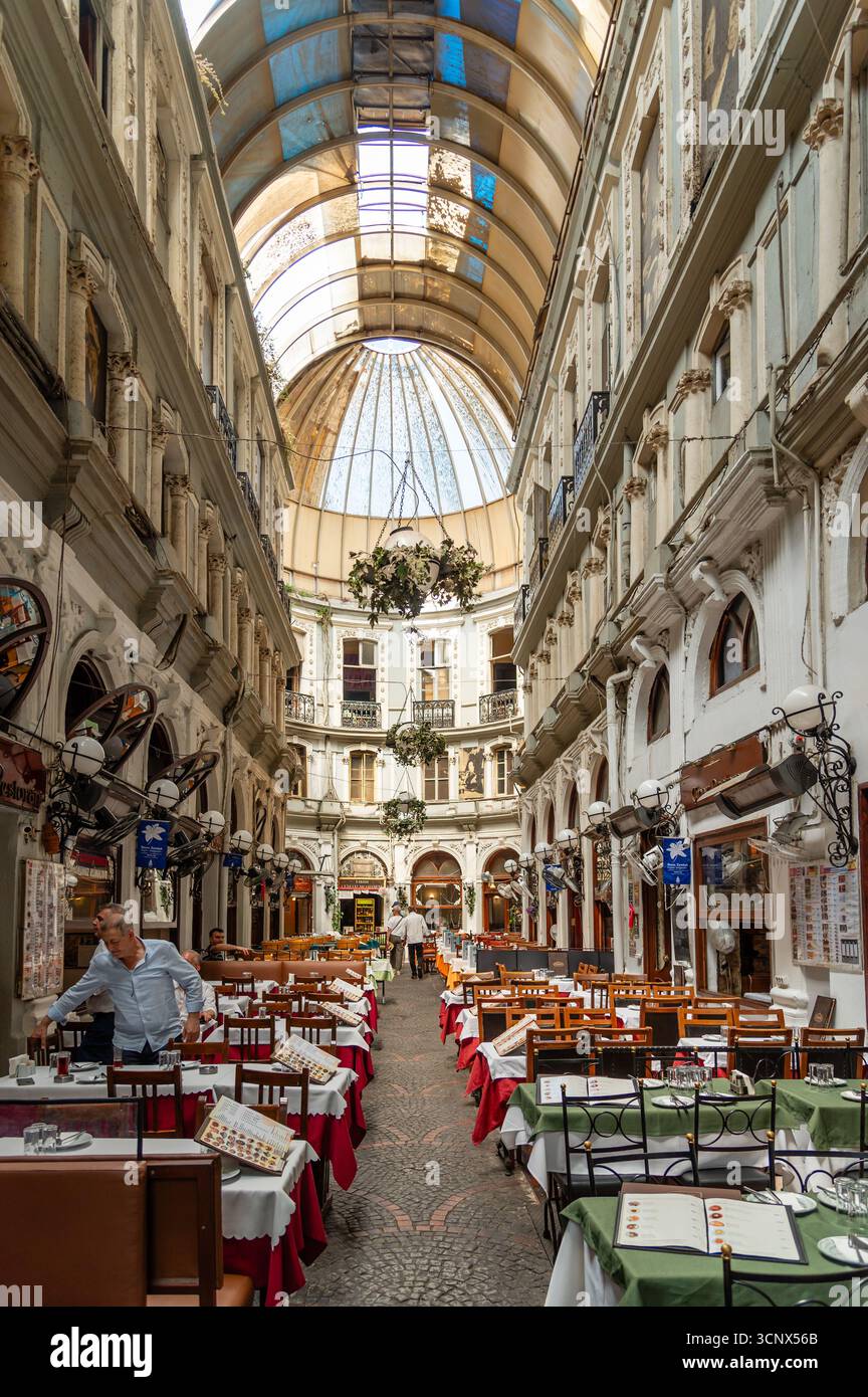Cicek Pasaji off Istiklal Caddesi, Beyoglu, Istanbul, Turchia, Istanbul, Turkiye Foto Stock