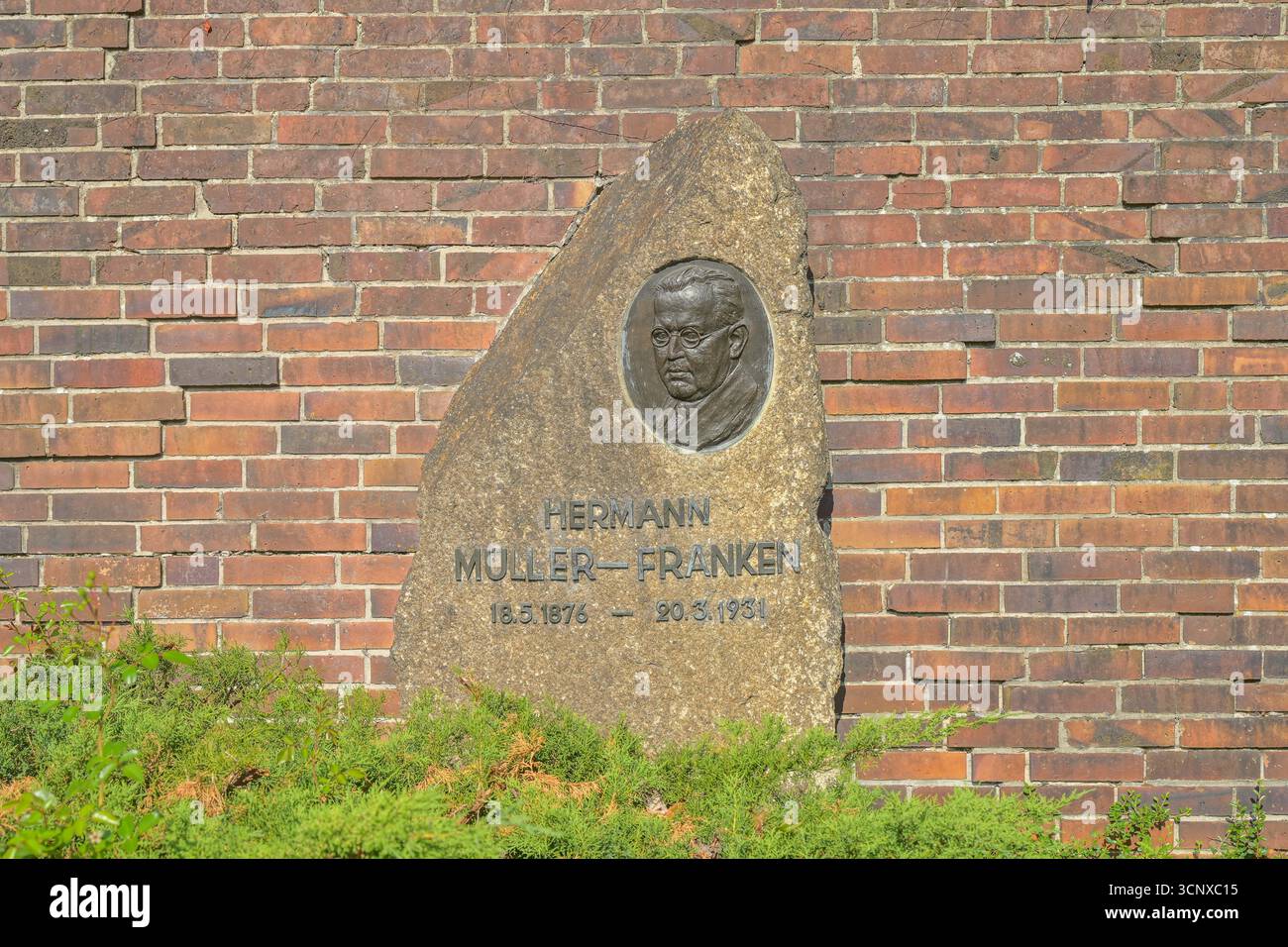 Hermann Müller-Franken, Grab, Gedenkstätte der Sozialisten, Friedrichsfelde, Lichtenberg, Berlino, Germania Foto Stock