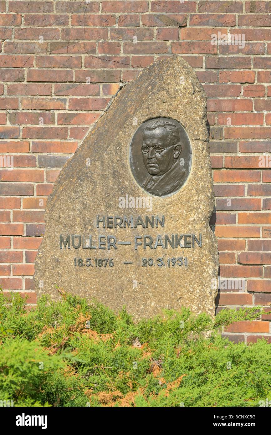 Hermann Müller-Franken, Grab, Gedenkstätte der Sozialisten, Friedrichsfelde, Lichtenberg, Berlino, Germania Foto Stock