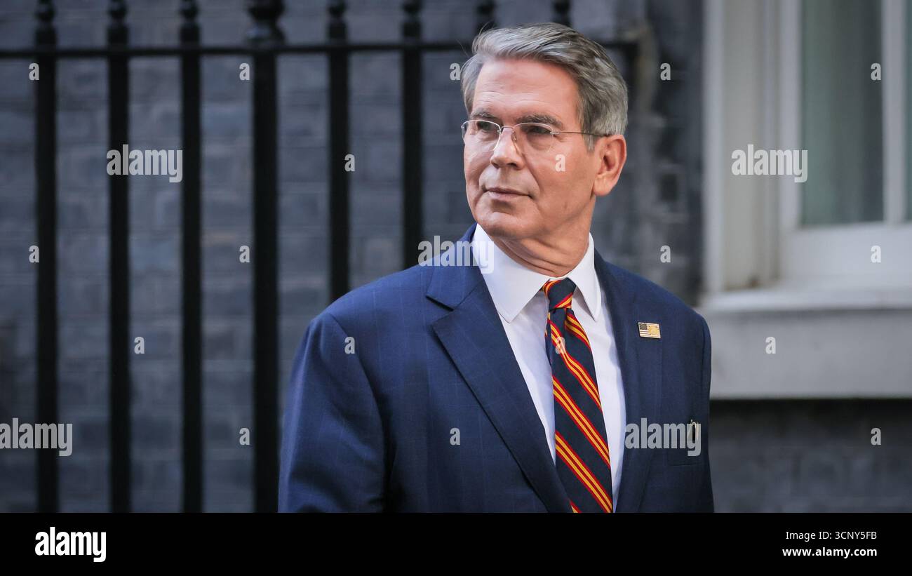 Scott Bessent, Segretario al Tesoro degli Stati Uniti, politico repubblicano americano nell'amministrazione Trump in visita a Downing Street, Londra, Regno Unito Foto Stock