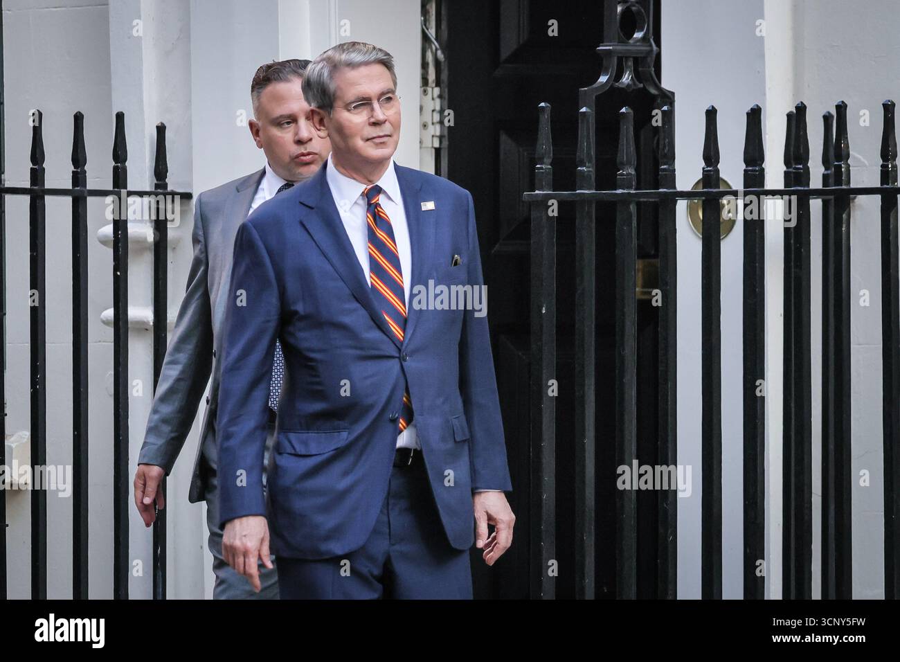 Scott Bessent, Segretario al Tesoro degli Stati Uniti, politico repubblicano americano nell'amministrazione Trump in visita a Downing Street, Londra, Regno Unito Foto Stock