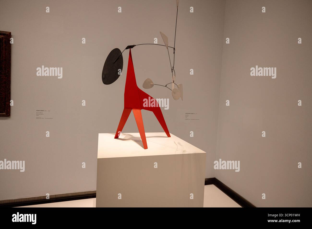 "Red stabile Mobile", Alexander Calder (1898-1976), c. 1950s, parte della collezione permanente del Museo Albertina. Foto Stock