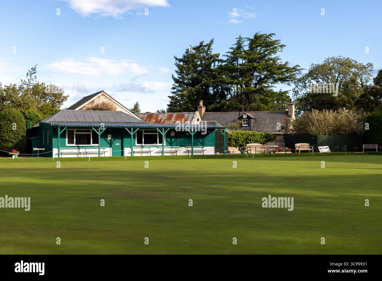 Pittoresco villaggio protetto nelle Highlands scozzesi, Cawdor è rinomata per il suo castello storico, per sempre legato al Macbeth di Shakespeare. Foto Stock