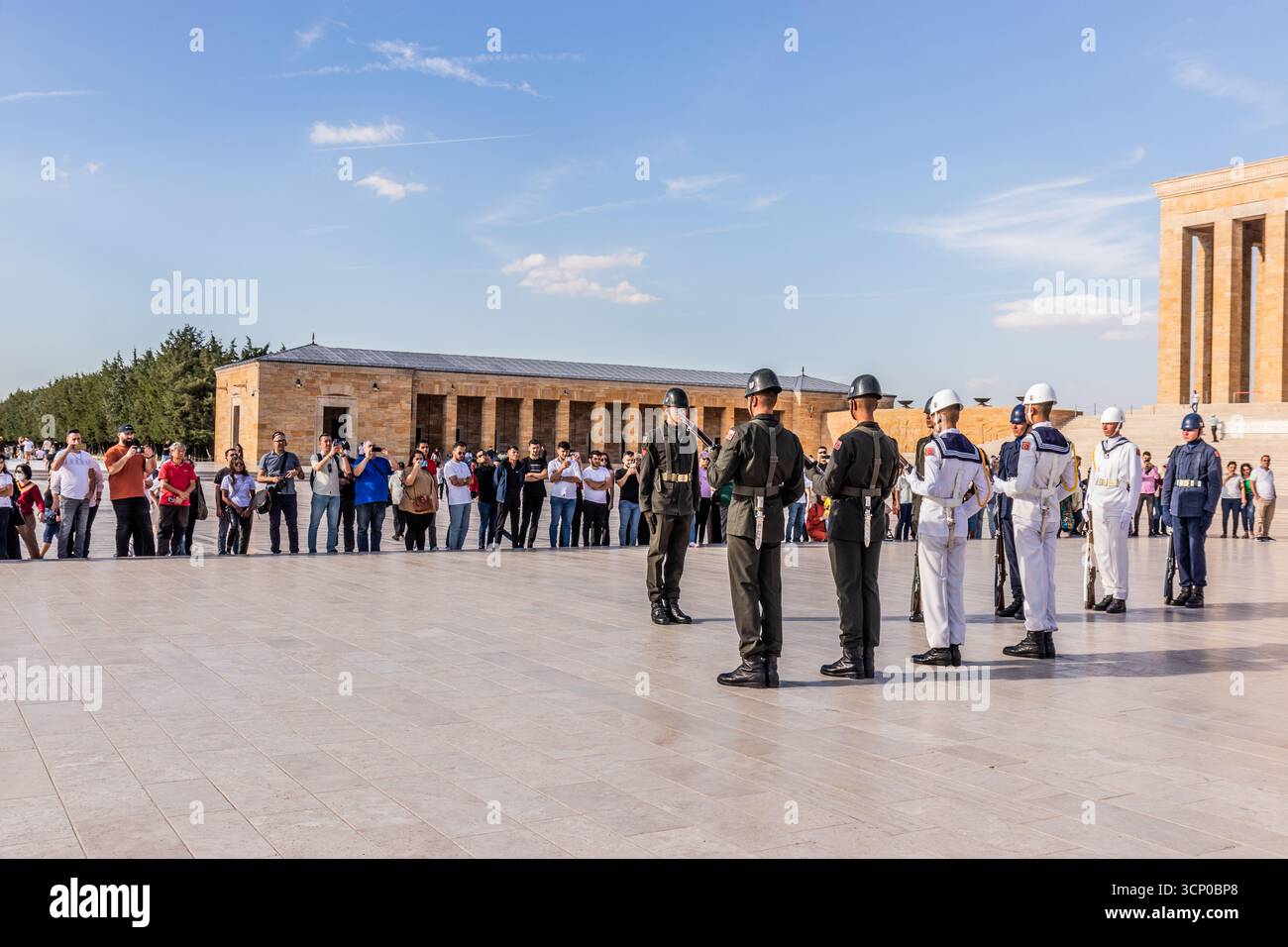 ANKARA, TURCHIA - 20 SETTEMBRE 2022: Cambio delle guardie nel complesso del Mausoleo di Mustafa Kemal Ataturk (Anitkabir) ad Ankara, Turchia Foto Stock
