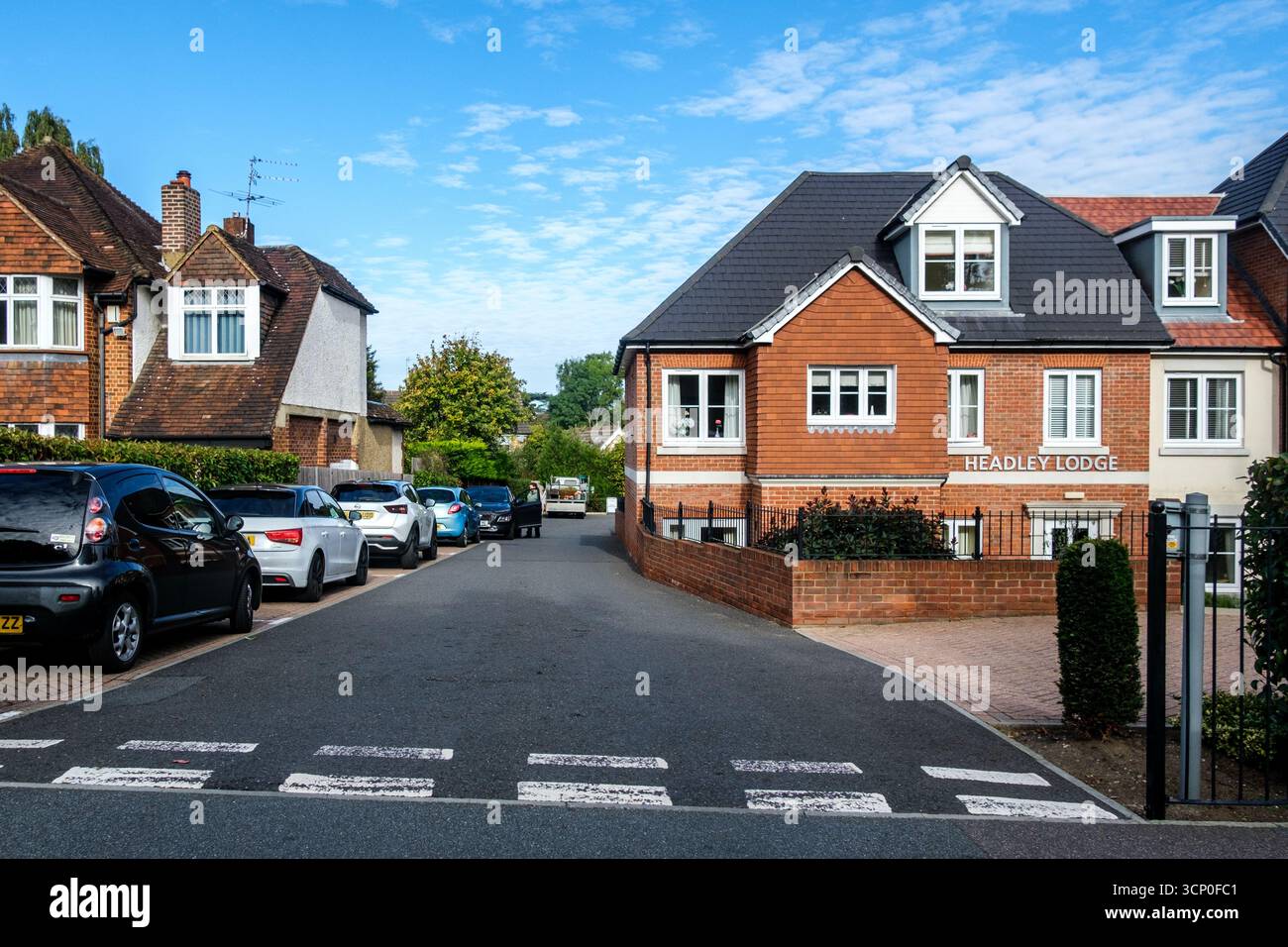 Londra Regno Unito, 23 settembre 2025, Churchill Properties for Senior Peoples Residential Apartments Ashtead Surrey Foto Stock
