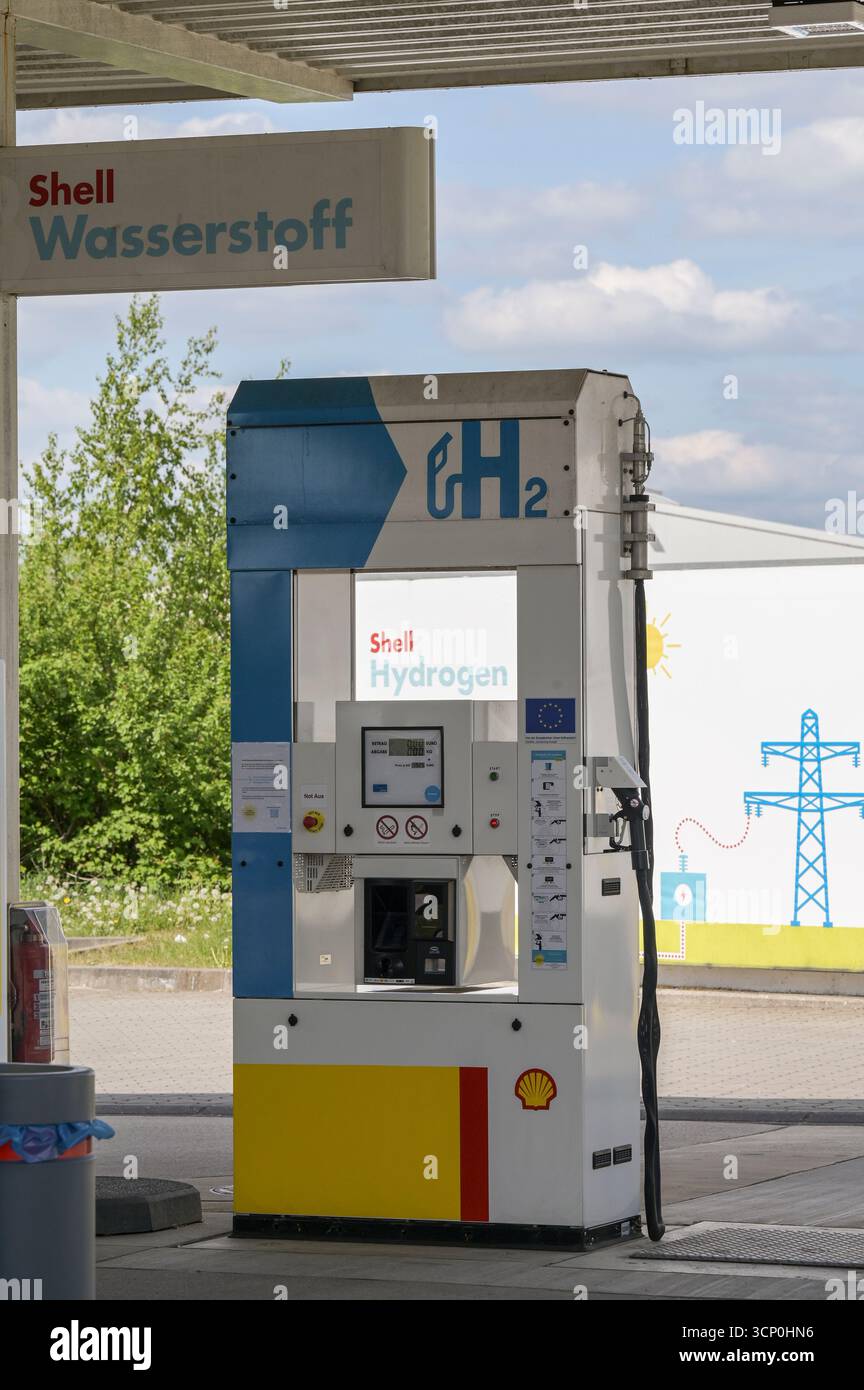 DEUTSCHLAND, SH, Handewitt, Shell Tankstelle mit H2 Mobility Wasserstoff Zapfsäule, H2 Mobility Deutschland GmbH ist ein privates Unternehmen, das von verschiedenen Gesellschaftern getragen wird, darunter Air liquide, Daimler, Linde, OMV, shell, Total e BMW Foto Stock