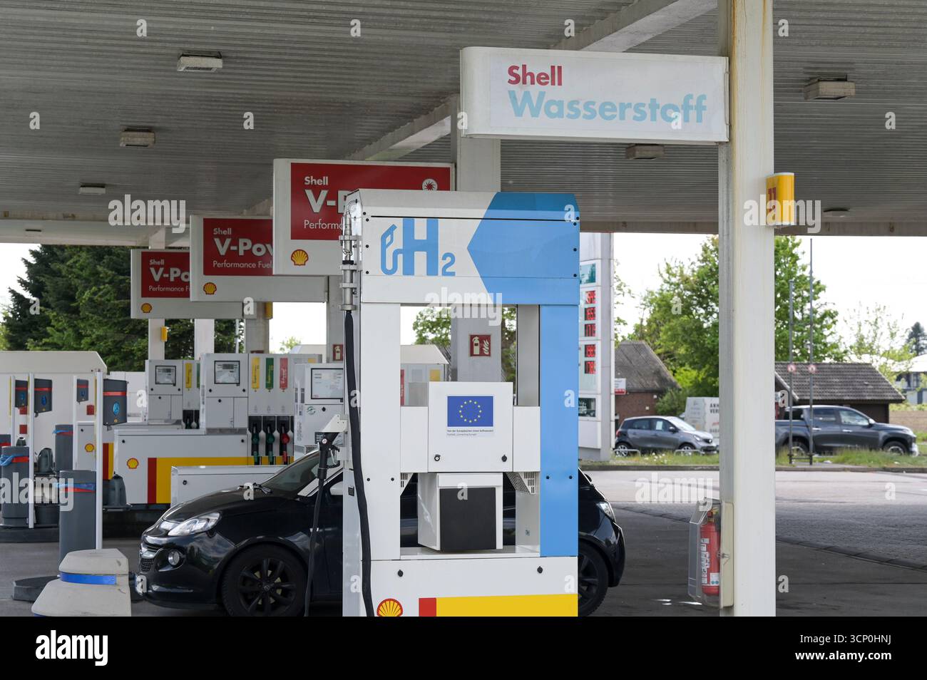 DEUTSCHLAND, SH, Handewitt, Shell Tankstelle mit H2 Mobility Wasserstoff Zapfsäule, H2 Mobility Deutschland GmbH ist ein privates Unternehmen, das von verschiedenen Gesellschaftern getragen wird, darunter Air liquide, Daimler, Linde, OMV, shell, Total e BMW Foto Stock