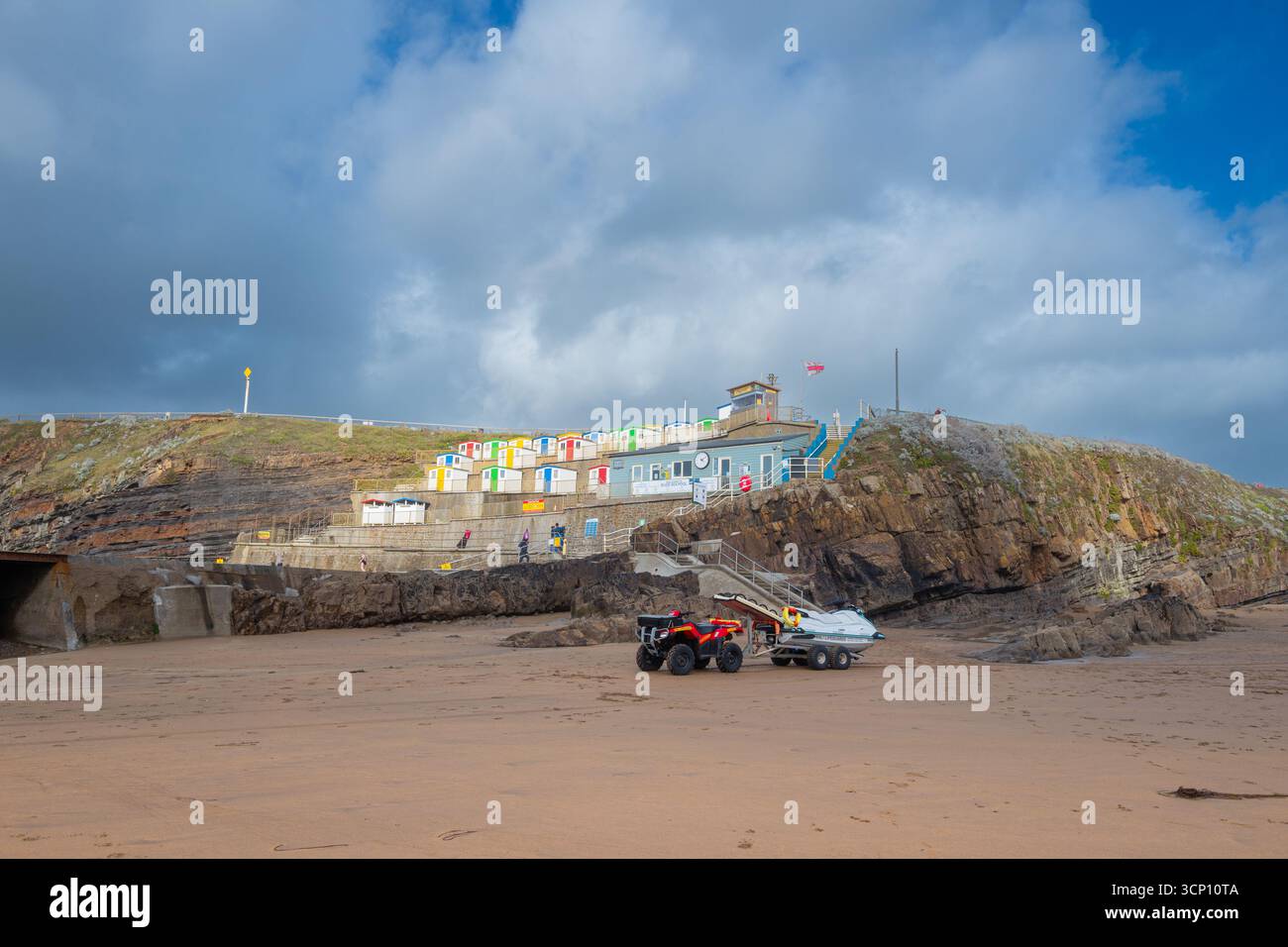 La piscina semi-naturale Bude Sea presso la spiaggia di Bude sulla costa della Cornovaglia settentrionale, in Cornovaglia. Foto Stock