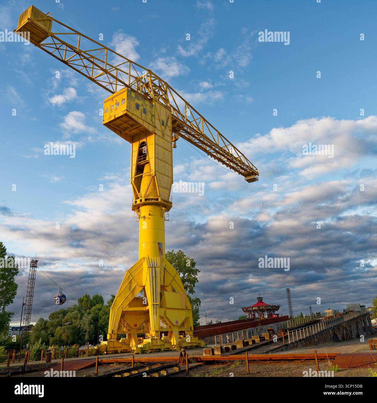 Gru gialla a Nantes - monumento storico Foto Stock