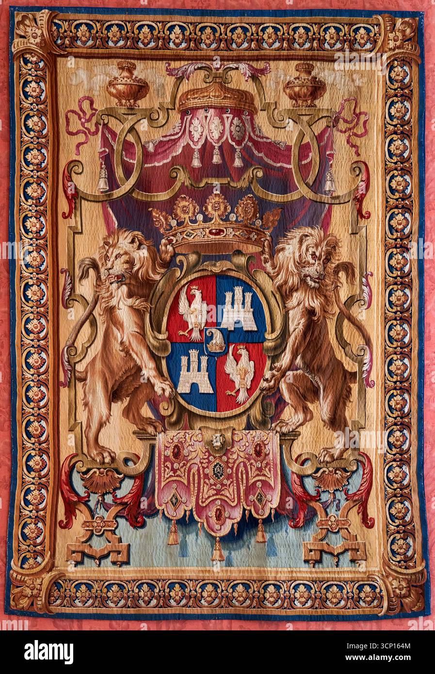 Manifattura francese, inizio XVIII secolo (Gilles Bacor?), arazzo con leoni rampanti e stemma della famiglia Tiepolo, Ca' Rezzonico, Museo del XVIII secolo Foto Stock