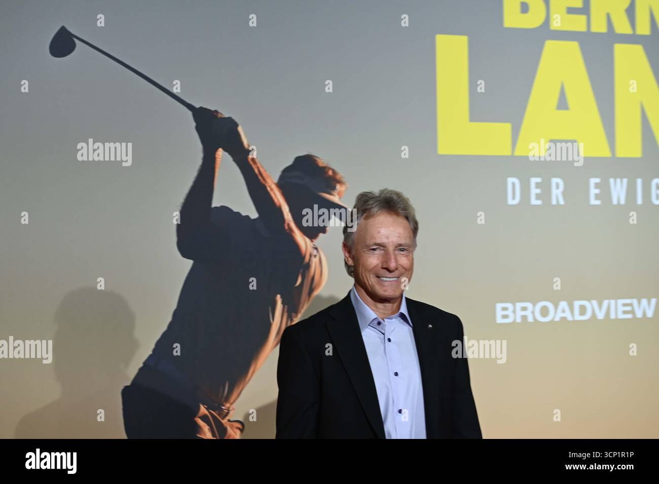 Colonia, Germania. 23 settembre 2025. Bernhard LANGER, golf pro, Red carpet, spettacolo Red carpet, arrivo, arrivo, anteprima cinematografica anteprima cinematografica BERNHARD LANGER - The Eternal Champion su 23.09.2025 al cinema Cinedom di Colonia, credito: dpa/Alamy Live News Foto Stock