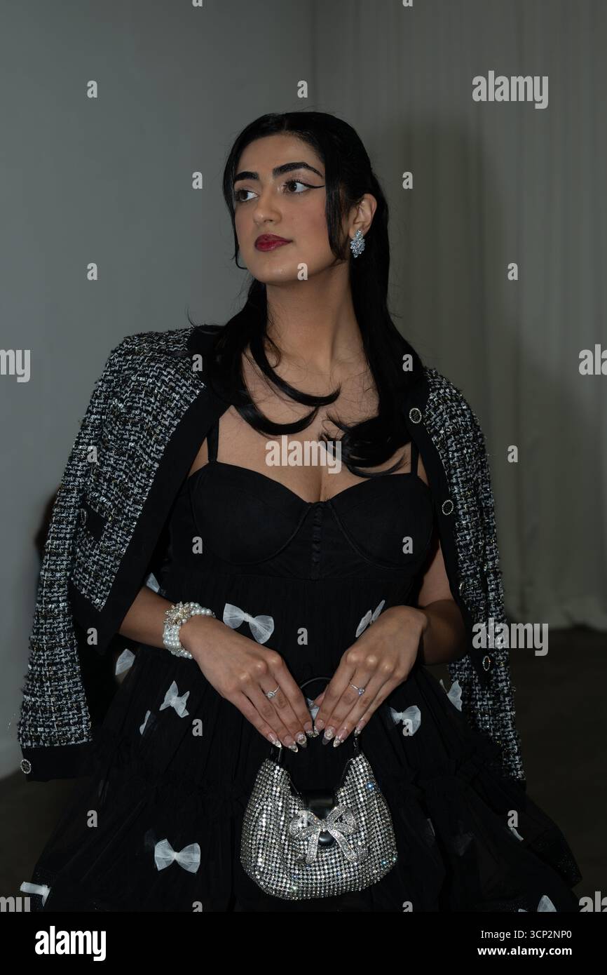 Londra, Regno Unito, 22 settembre 2025, è il terzo giorno della settimana della moda di Londra con vari design al Fashion Scout. Ecco alcuni ritratti del pubblico che ha partecipato ai vari spettacoli ai Protein Studios di Shoreditch., Andrew Lalchan Photography/Alamy Live News Foto Stock