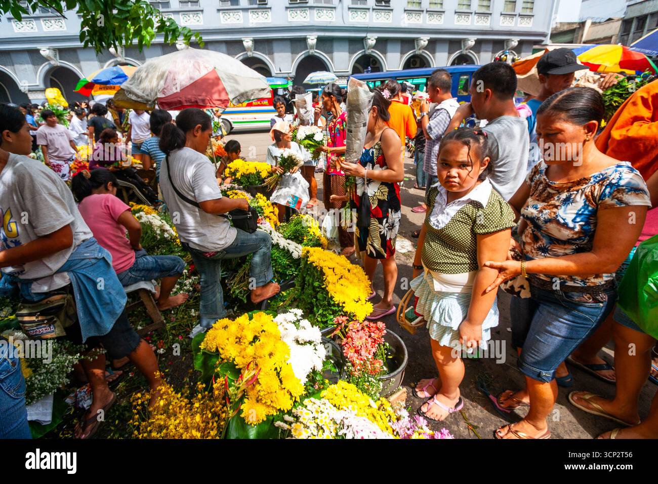 Un vivace mercato dei fiori nel centro di Cebu, Filippine Foto Stock